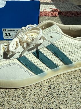 adidas Gazelle Indoor Cream and Teal Sneakers Men